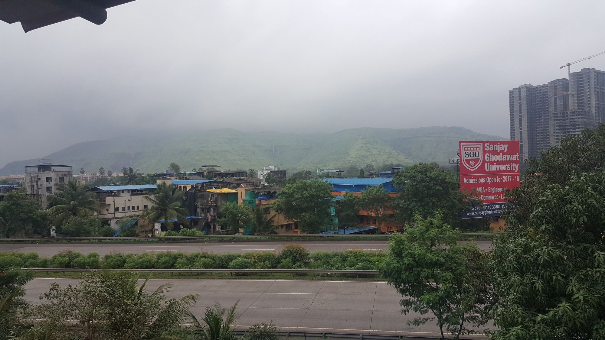 Hotel Mahalaxmi Panvel Kültér fotó